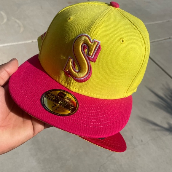 New era hats selling as bundle - Picture 2 of 4